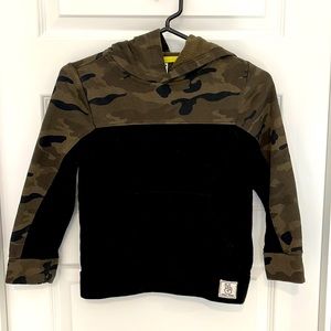 Old Navy hoodie. Size S (6/7)